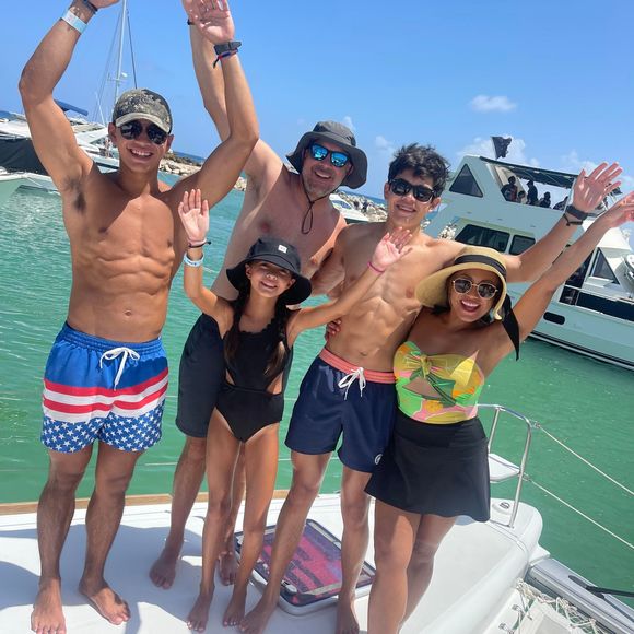 Meet your Posher, Kat - Picture 1 of 1